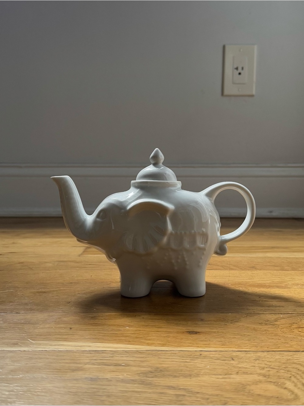 white elephant teapot